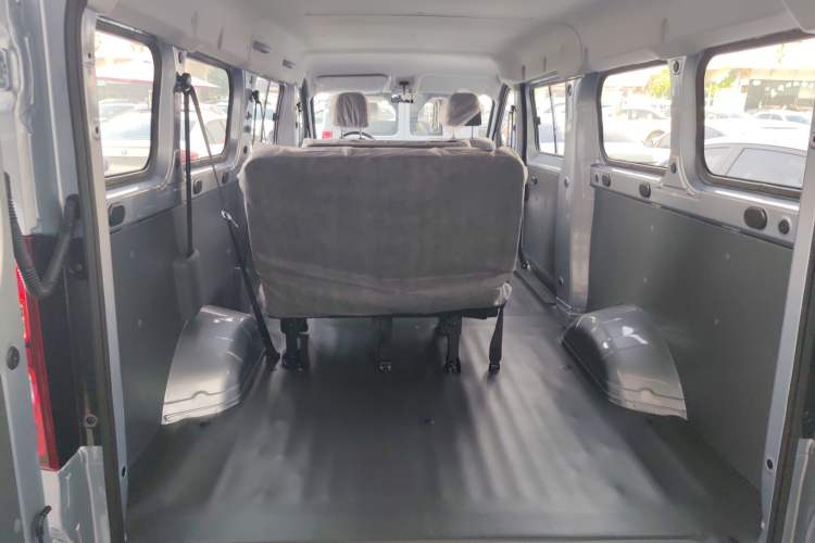 Used Wuling Yangguang 2025 Model 400km Bus Edition—Comfort Edition

