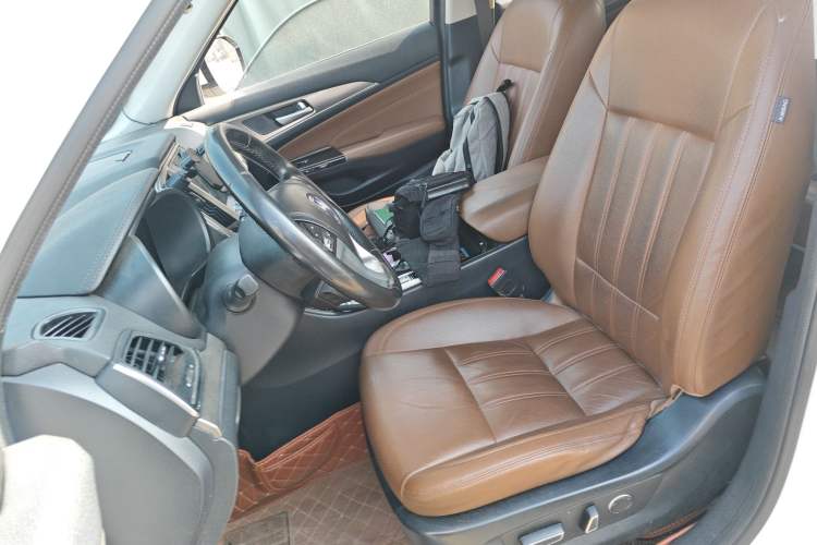 Used Changan CS95 2017 2.0T Two-Wheel Drive Zhiyuan Edition