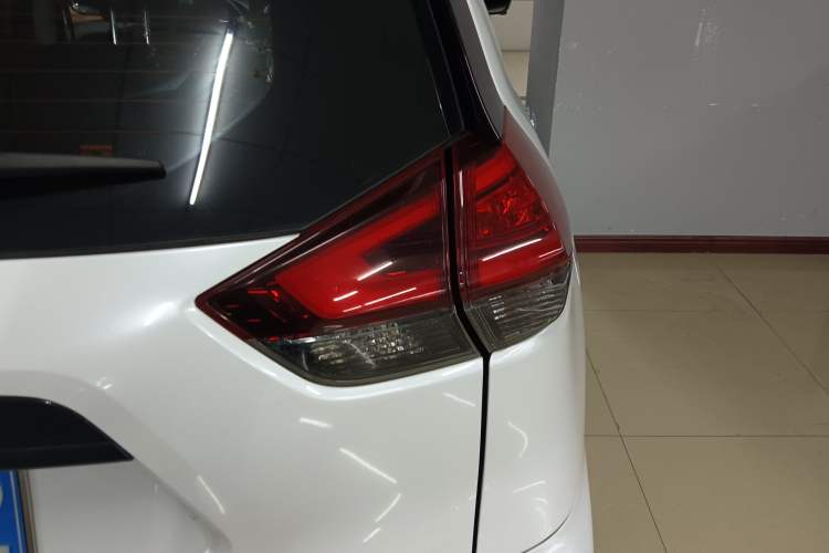 Used Nissan X-Trail 2019 2.0L CVT Smart Connect Comfort Edition 2WD
