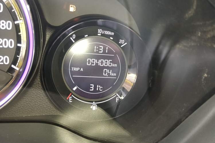 Used Honda XR-V 2015 1.5L LXi CVT Classic Edition Odometer Close Up