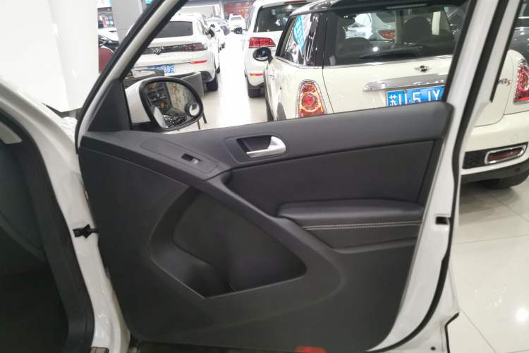 Used Volkswagen Tiguan L 2017 300TSI Automatic Two-Wheel Drive Silk Road Luxury Edition