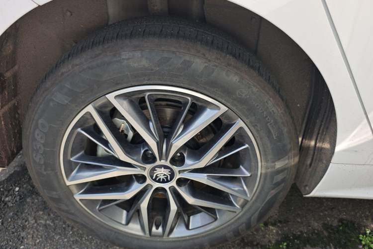 Used BYD Qin PLUS 2024 Honor Edition EV 420KM Leading Model Right Rear Wheel Hub