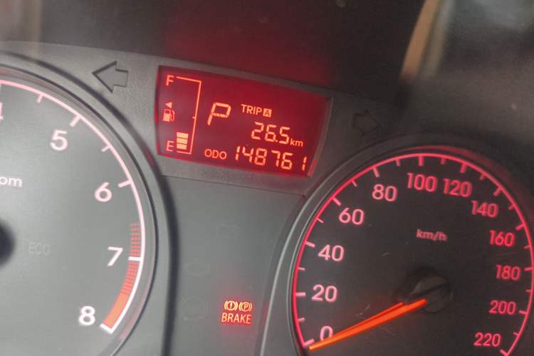 Used Hyundai Verna (older generation) 2014 1.4L Automatic Smart GLS Odometer Close Up