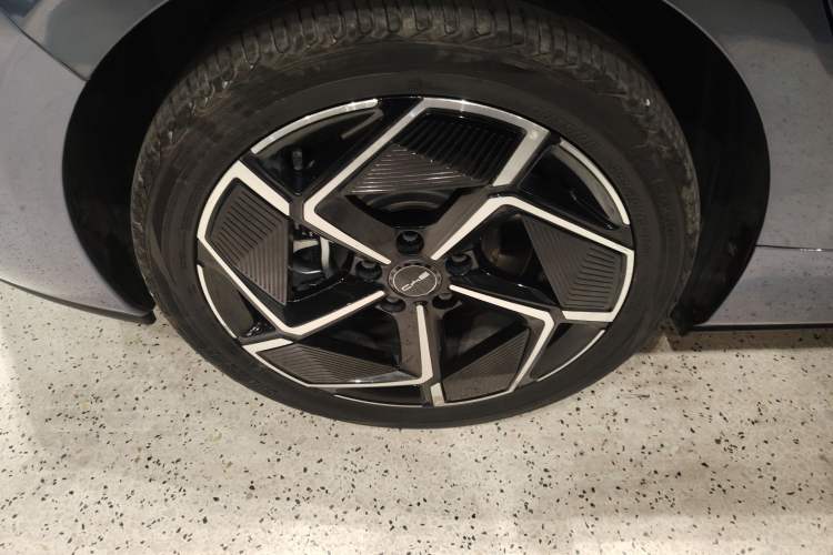 Used BYD Seal 2022 650 km All-Wheel-Drive Performance Version
