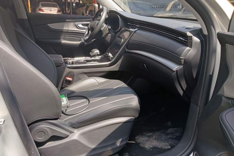 Used Roewe RX5 MAX 2019 400TGI Automatic 4G Connect Luxury Edition Right Front Seat