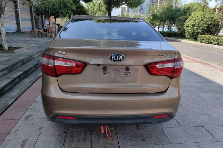 Used Kia K2 2012 Sedan 1.4L MT TOP Commemorative Edition