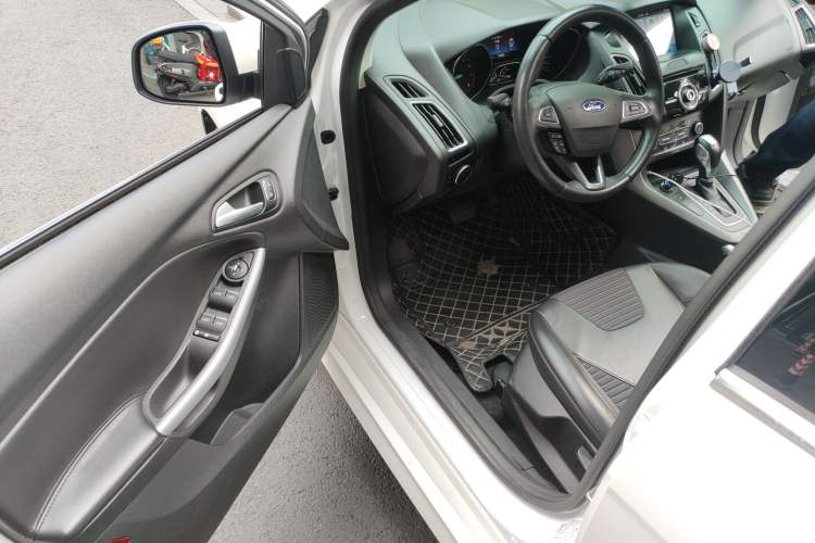 Used Ford Focus 2018 Hatchback Classic EcoBoost 180 Automatic Sport Edition
