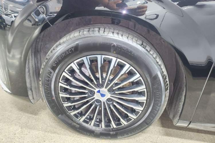 Used Denza D9 2022 DM-i 970 Four-Wheel Drive Prestige Model
