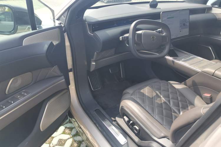 Used Nio ET9 2025 100kWh Signature Edition
