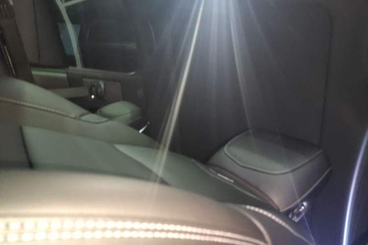 Used Cadillac XT4 2024 28T Two-Wheel-Drive Luxury Version Headliner