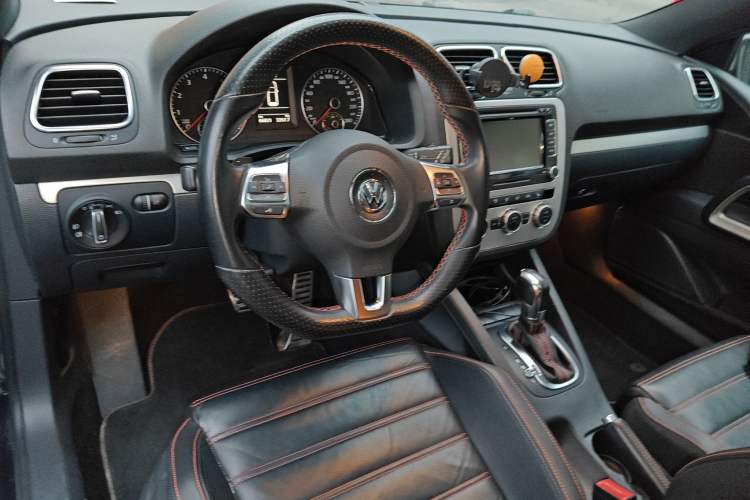 Used Volkswagen Scirocco 2013 2.0 TSI Million-Mile Edition Center Console