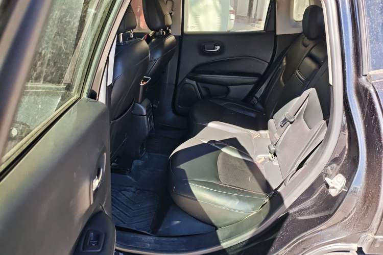 Used Jeep Compass 2017 200T Automatic Family Edition
