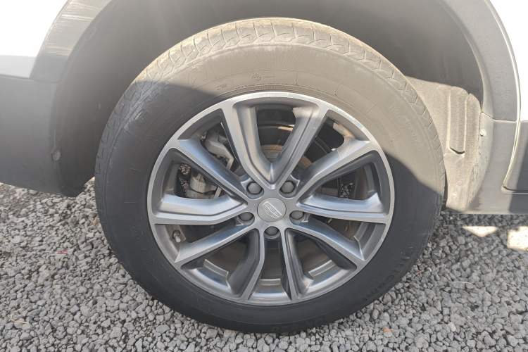 Used Geely Auto Emgrand X7 Sport 2018 1.8TD Automatic Two-Wheel Drive Smart Connect 4G Internet Edition