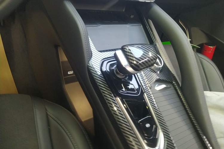 Used Geely Auto Monjaro L 2024 2.0TD High-Power Automatic Two-Wheel Drive Skyline Edition
