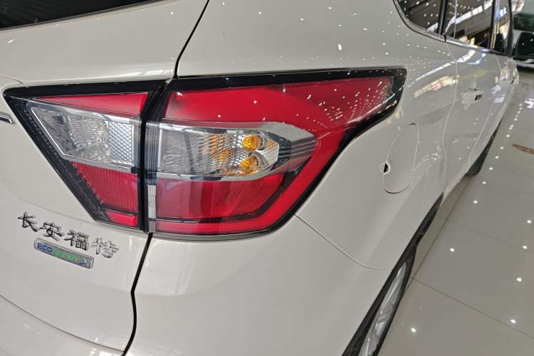 Used Ford Kuga 2017 EcoBoost 180 Two-Wheel-Drive Luxury Wing Edition
