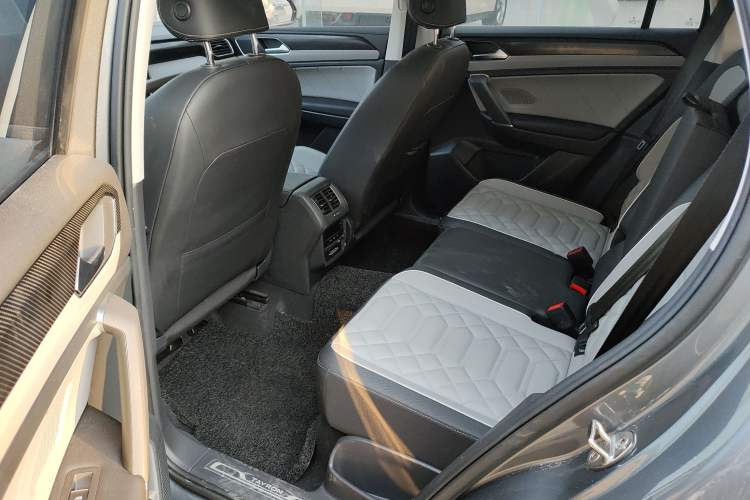 Used Volkswagen Tayron 2023 300TSI Two-Wheel-Drive Luxury Plus Advanced Edition Left Rear Seat