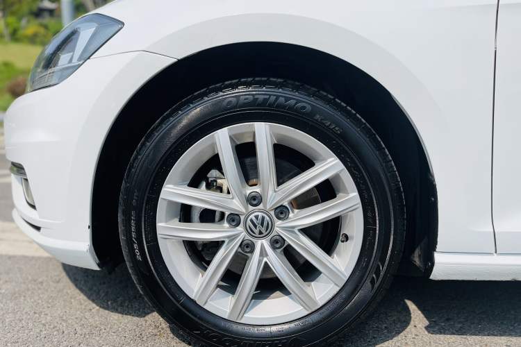 Used Volkswagen Golf 2018 230TSI Automatic Comfort Model Exterior 4