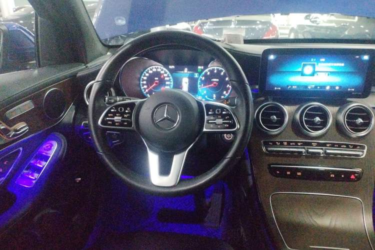 Used Mercedes-Benz GLC 2020 Facelift GLC 300 L 4MATIC Dynamic Edition Steering Wheel
