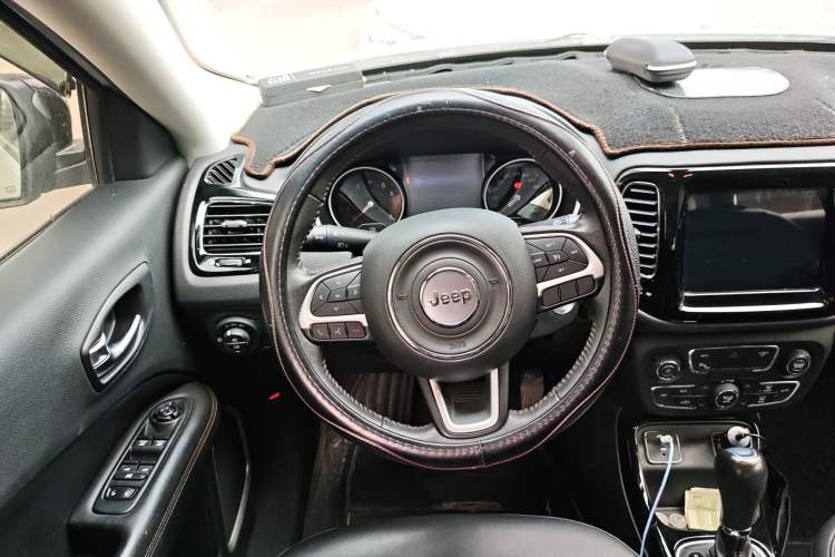 Used Jeep Compass 2020 220T Automatic Elite Edition Steering Wheel