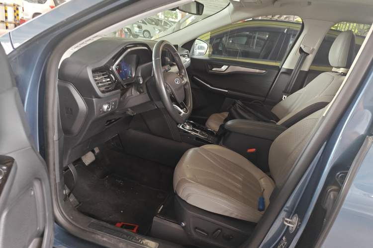 Used Ford Escape 2020 EcoBoost 245 Four-Wheel Drive Luxury Edition
