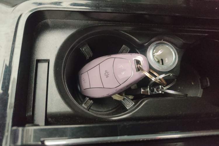 Used Hongqi H5 2023 1.5T HEV Smart Connect Flagship Edition Vehicle Key