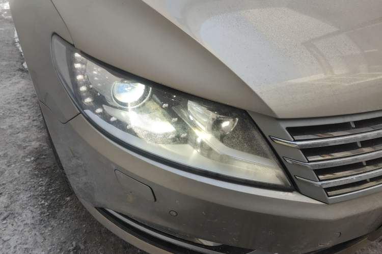 Used Volkswagen FAW-Volkswagen CC 2015 2.0 TSI Ultimate Model Right Front Headlight
