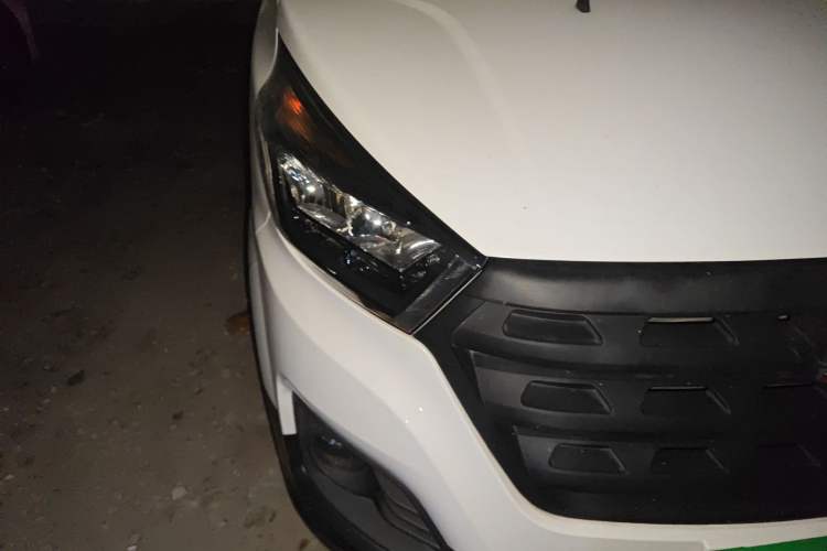 Used Jinbei Gold Hiace M Classic 2022 Panda Edition 1.5L Travel Lion Passenger Van 5 Seats