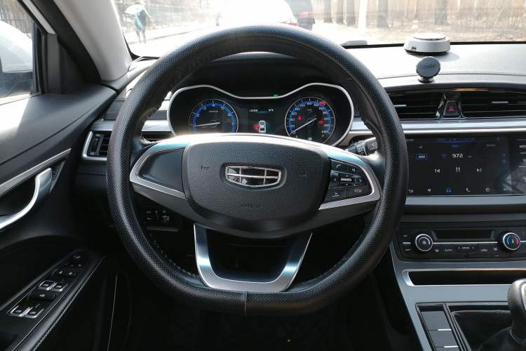 Used Geely Auto Emgrand 2019 Leading Edition 1.5L Manual Luxury Model China VI Standard
