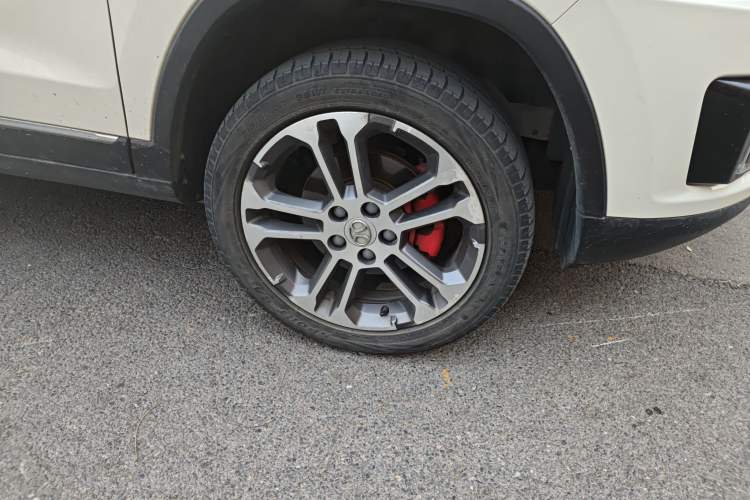 Used BAIC Senova X35 2016 1.5L Automatic Luxury Edition Right Front Wheel Hub