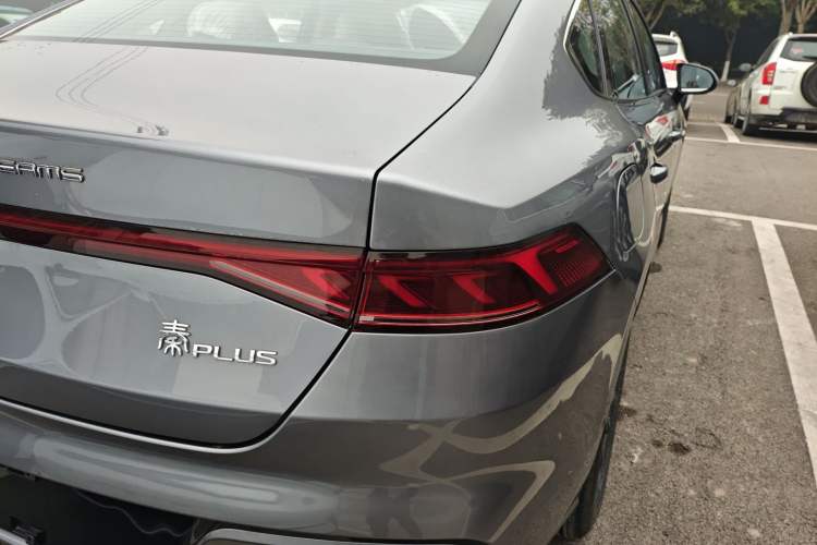 Used BYD Qin PLUS 2021 EV 400KM Leading Comfort Edition
