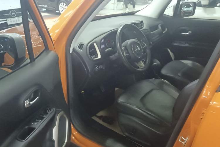 Used Jeep Renegade 2016 1.4T Automatic Smart Edition

