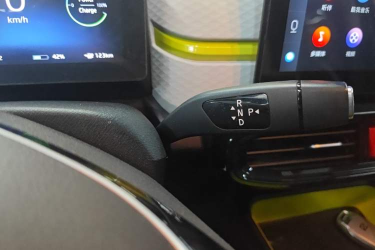 Used SOL E10X 2021 302 km Range Fashion Edition 31.4 kWh