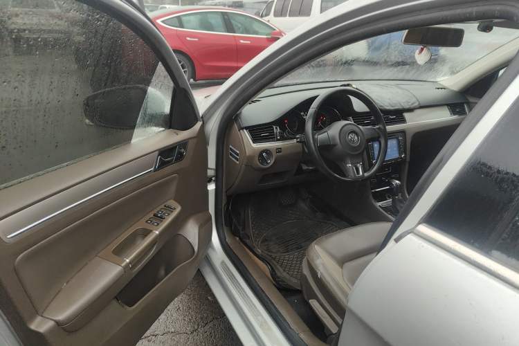 Used Volkswagen Bora 2014 1.6L Automatic Comfort Model Driver Seat