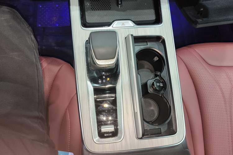 Used Hongqi HS5 2025 2.0T Two-Wheel-Drive Xuan Ying Edition