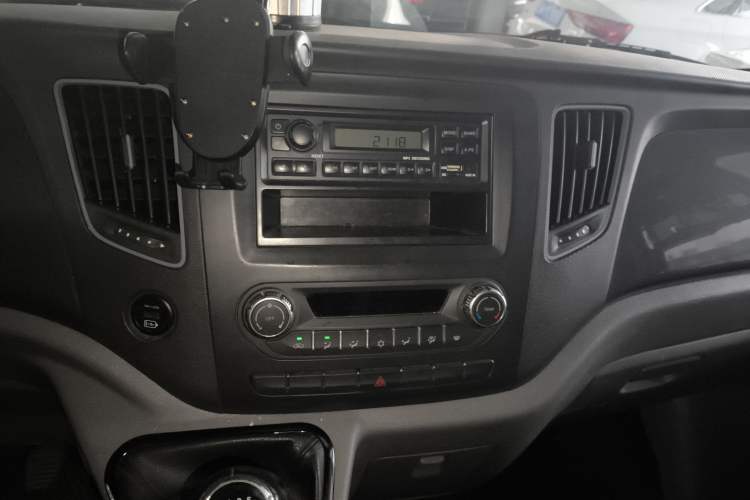 Used Foton Toano 2017 2.5T Rear Dual-Tire Commercial Version Long Wheelbase 4J25TC3