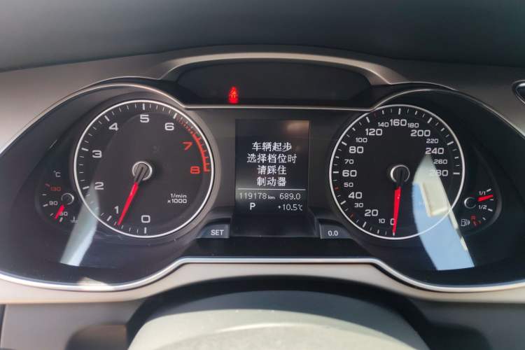 Used Audi A4L 2016 30 TFSI Automatic Comfort Model Instrument Cluster