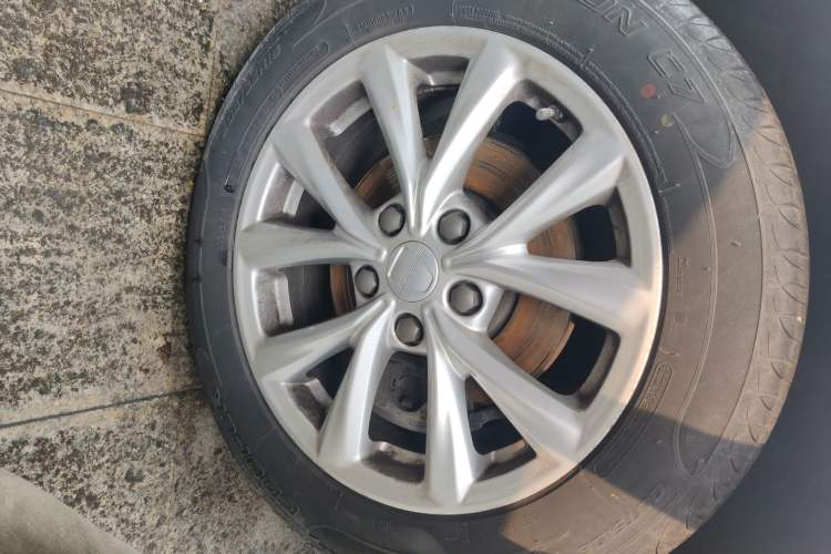 Used Roewe i5 2019 1.5L Manual 4G Connect Luxury Edition