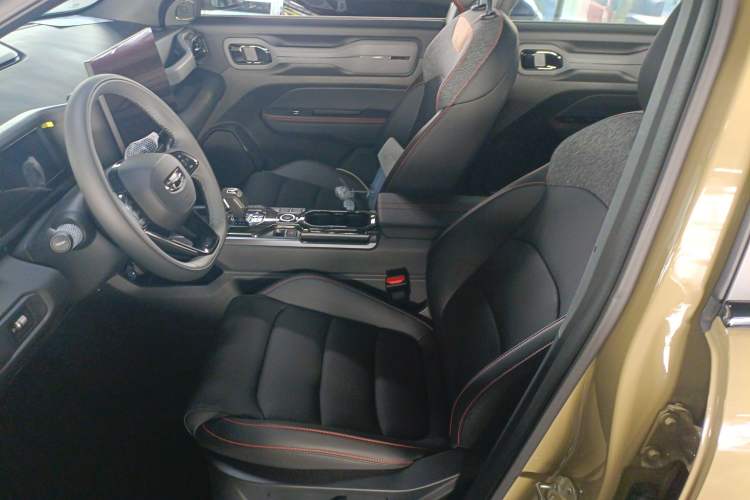 Used Geely Auto Cowboy 2025 1.5TD Trendy Play Edition