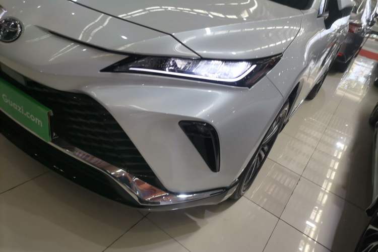 Used Toyota Venza 2023 2.0L CVT Two-Wheel Drive Luxury Edition
