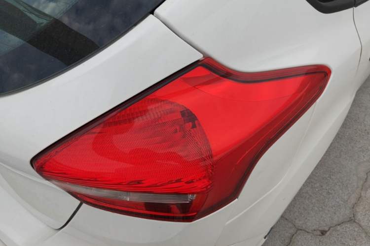 Used Ford Focus 2015 Hatchback 1.6L Automatic Fashion Edition

