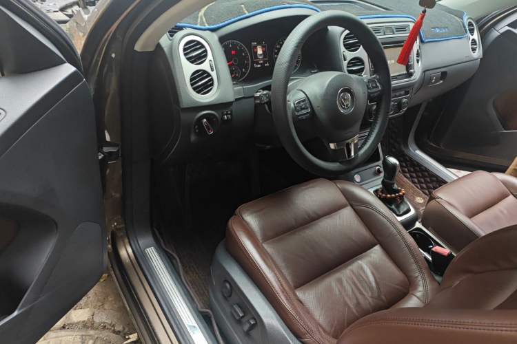 Used Volkswagen Tiguan 2015 2.0 TSI Automatic All-Wheel Drive Luxury Edition
