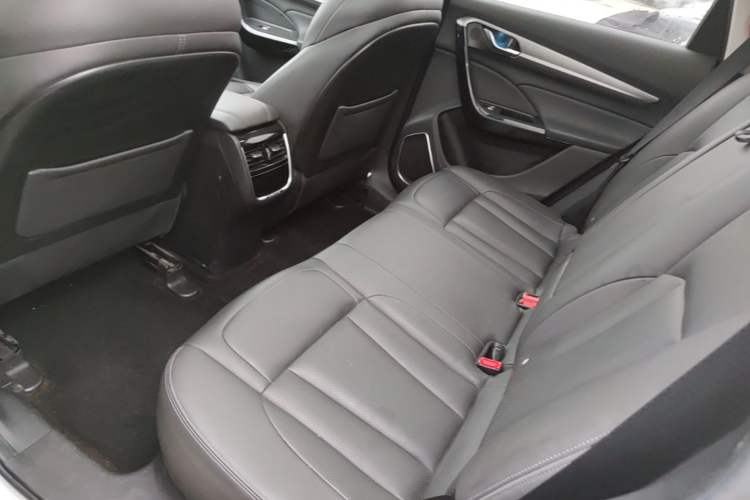 Used Dongfeng Aeolus AX7 2019 1.6T Automatic AI Navigation Model China V Standard Left Rear Seat