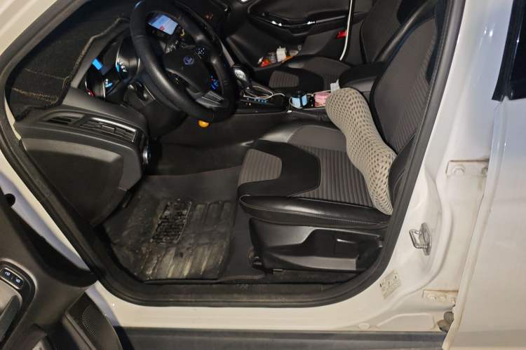 Used Ford Focus 2017 Sedan EcoBoost 125 Automatic Supreme Style SmartDrive Edition
