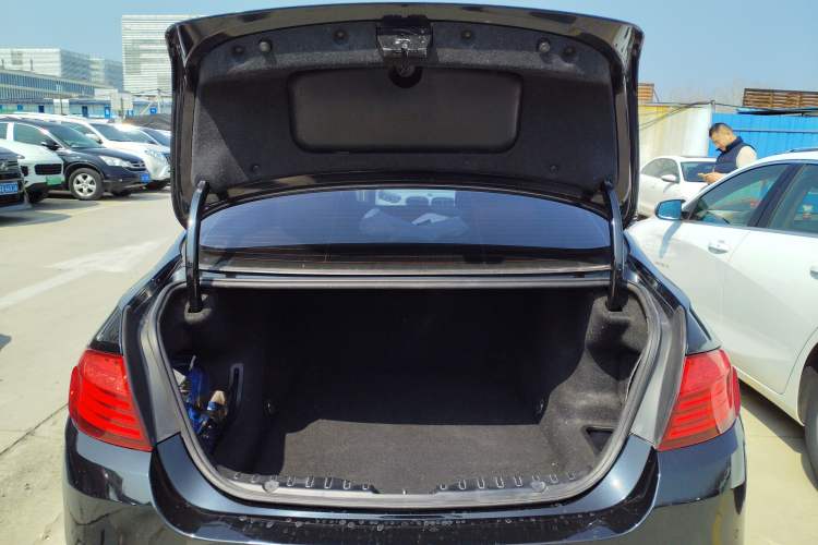 Used BMW 5 Series 2014 525Li Leading Model