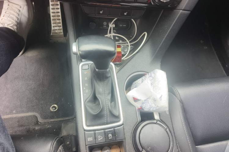 Used Kia KX5 2016 1.6T Automatic Two-Wheel Drive DLX Gear Lever