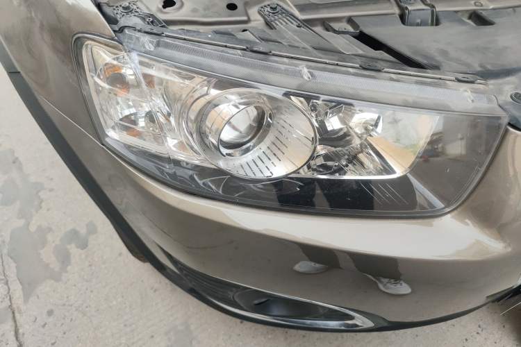 Used Chevrolet Captiva 2015 2.4L 4x4 Flagship Edition 7-Seater Right Front Headlight