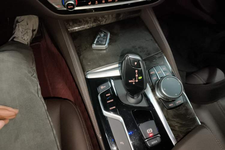 Used BMW 5 Series 2019 525Li M Sport Package