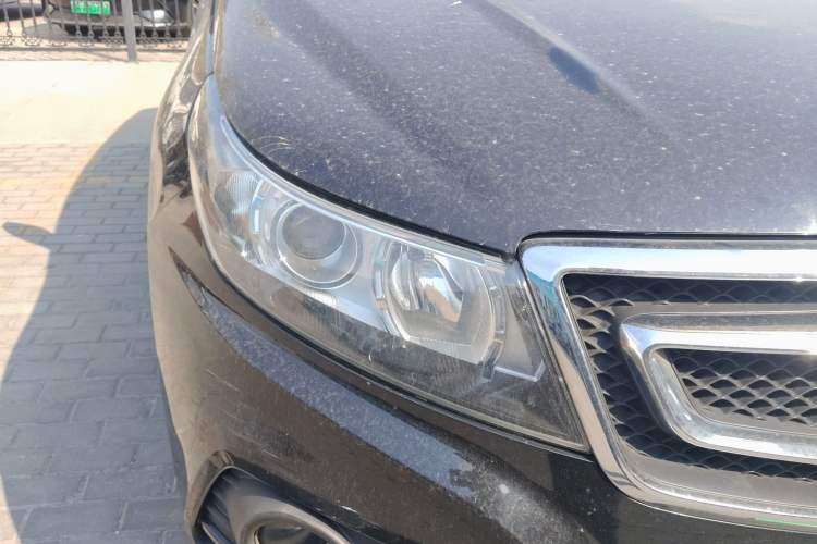 Used BAIC Senova X55 2016 1.5T CVT Elite Edition Right Front Headlight