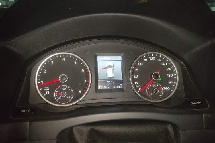 Used Volkswagen Tiguan 2013 1.8 TSI Automatic All-Wheel Drive Luxury Model Instrument Cluster