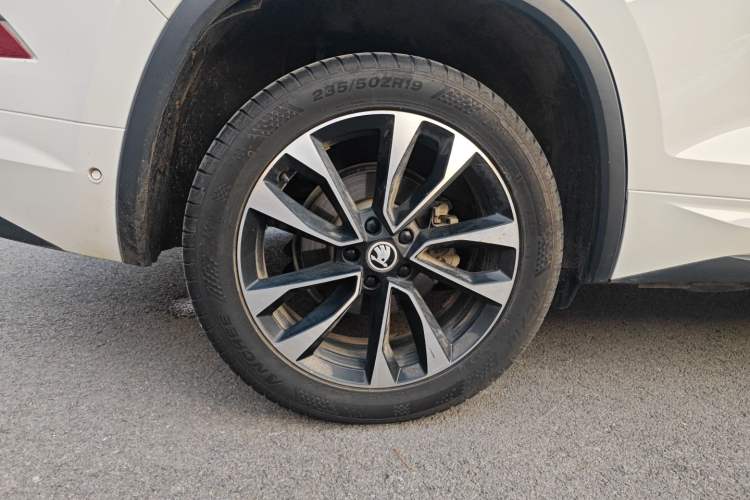 Used Skoda Kodiaq 2022 TSI330 5-Seater Two-Wheel-Drive Luxury Edition